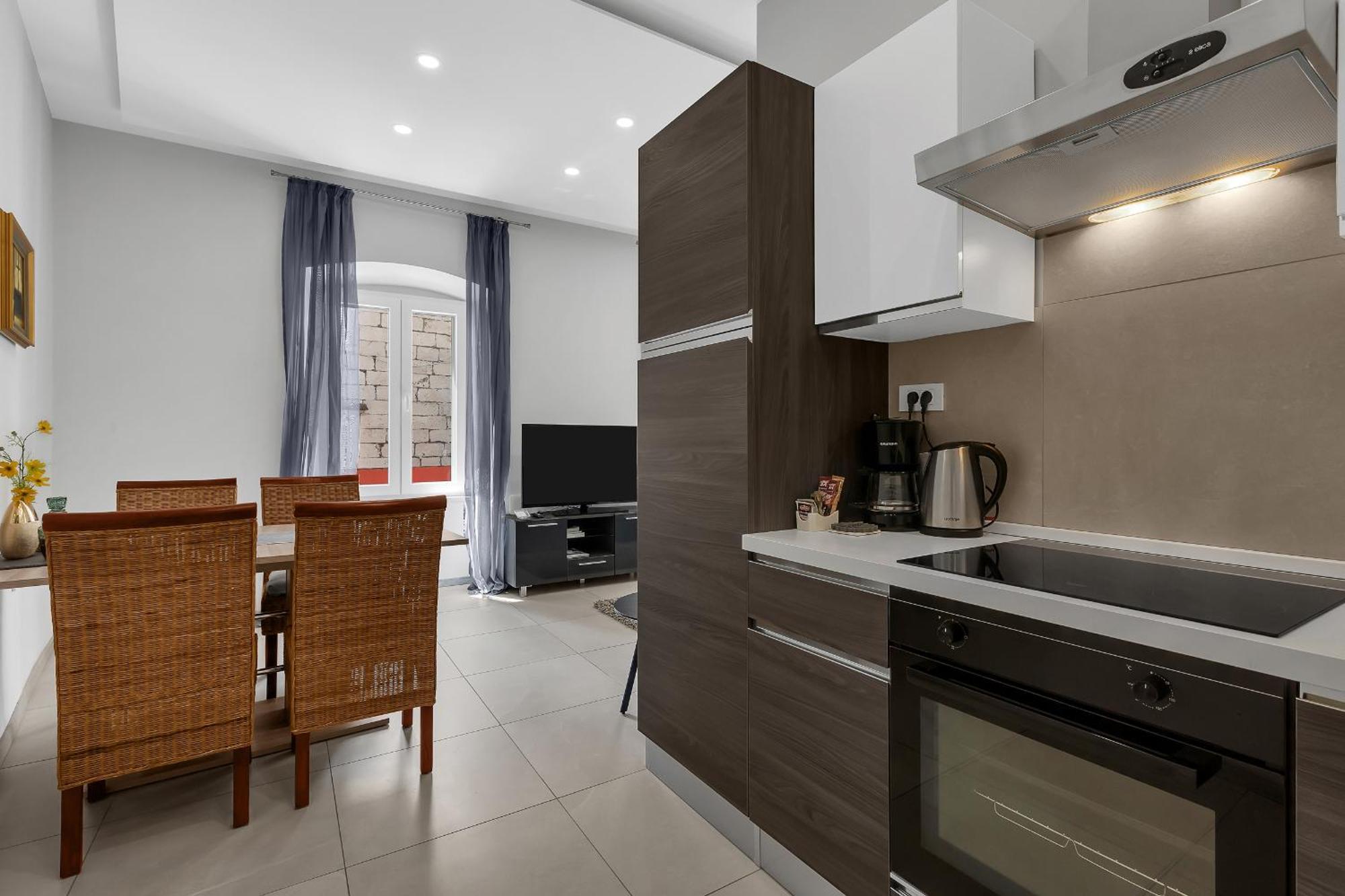 City Center Apartment Dvor Kalalarga Makarska Buitenkant foto