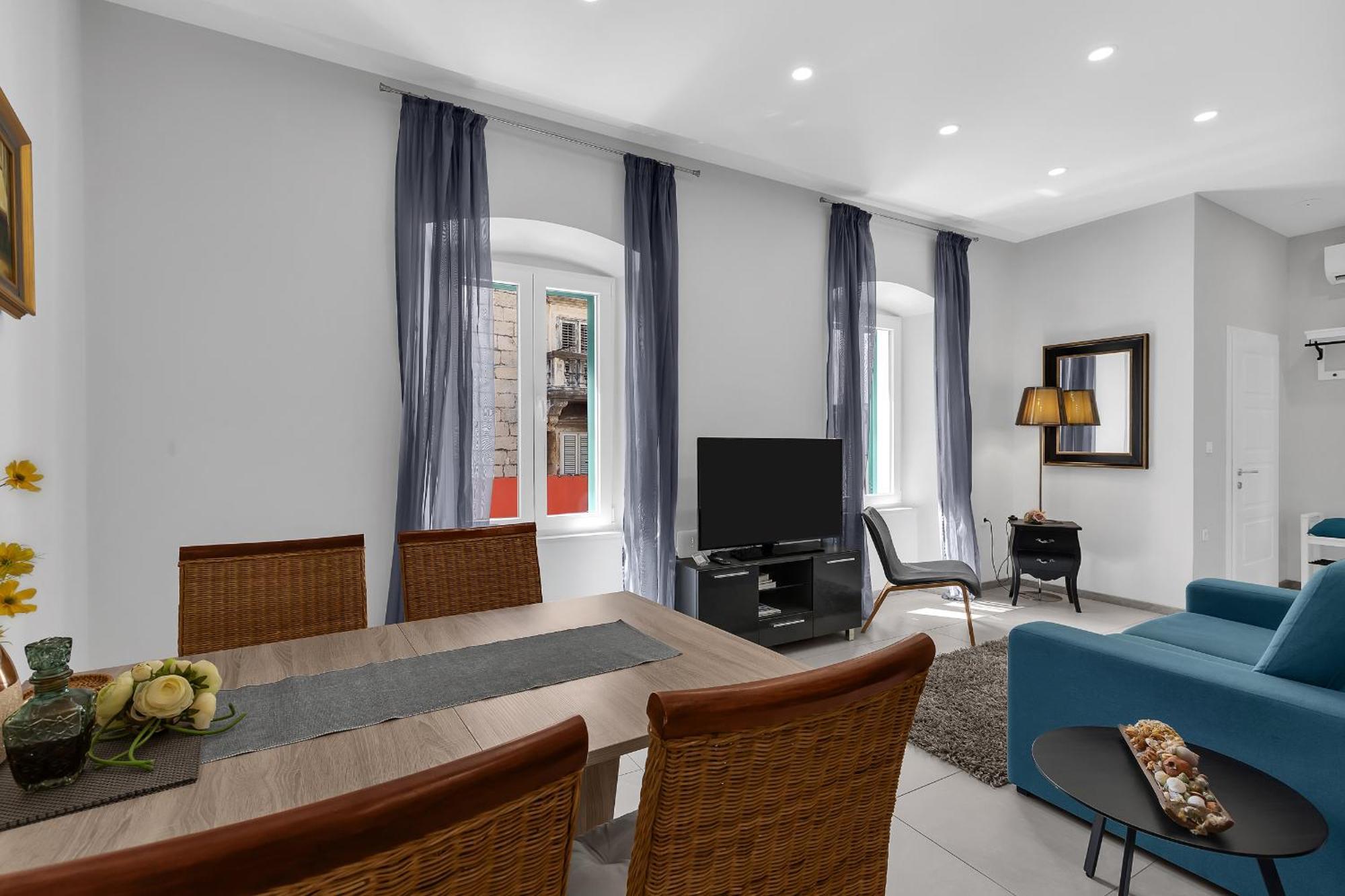 City Center Apartment Dvor Kalalarga Makarska Buitenkant foto