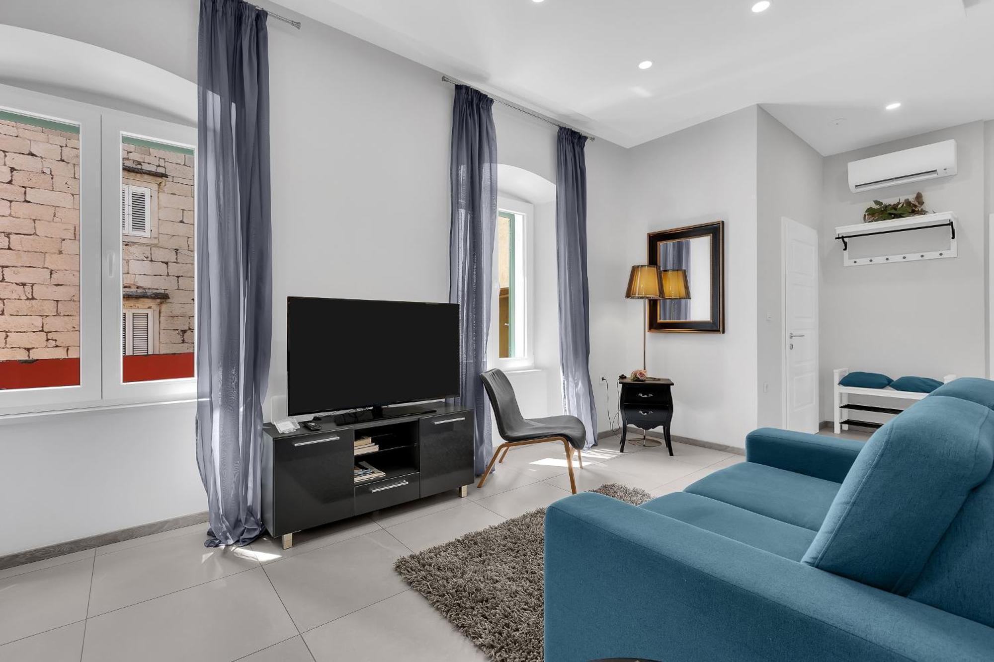 City Center Apartment Dvor Kalalarga Makarska Buitenkant foto