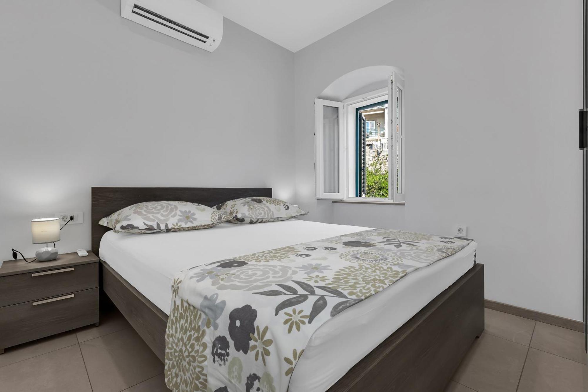 City Center Apartment Dvor Kalalarga Makarska Buitenkant foto