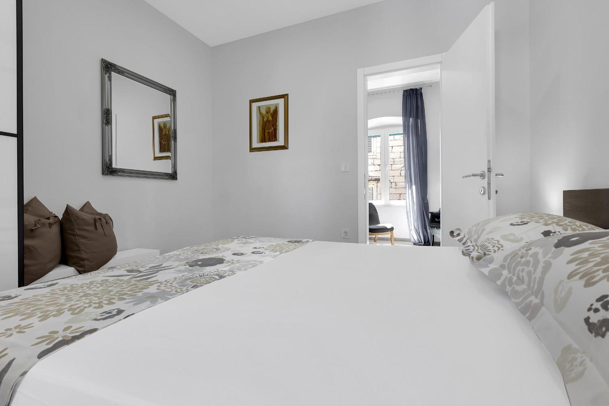 City Center Apartment Dvor Kalalarga Makarska Buitenkant foto