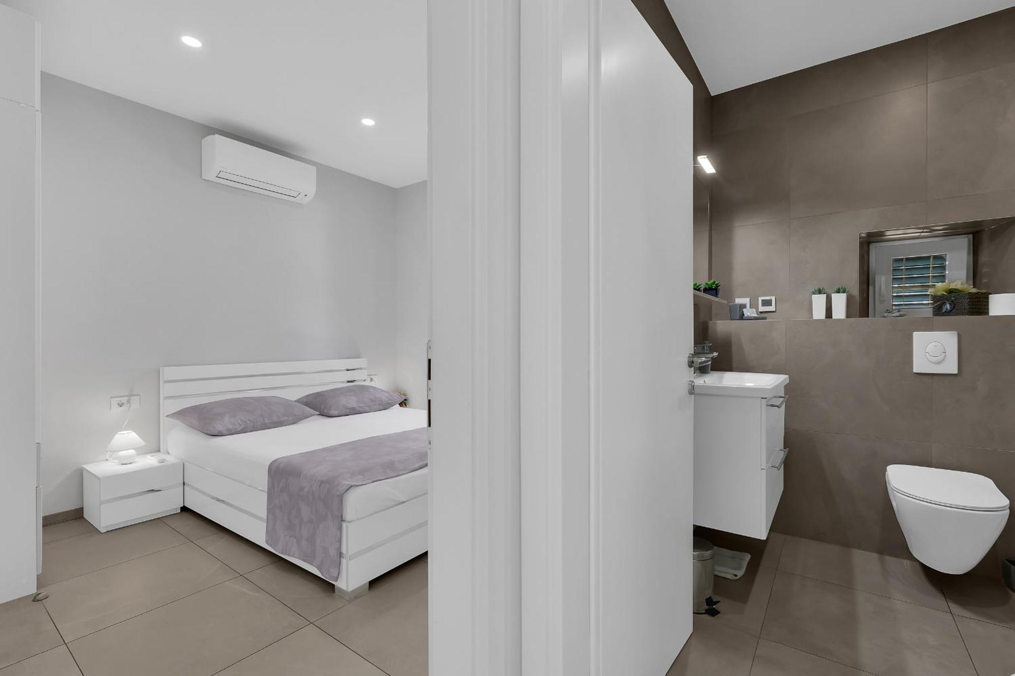 City Center Apartment Dvor Kalalarga Makarska Buitenkant foto